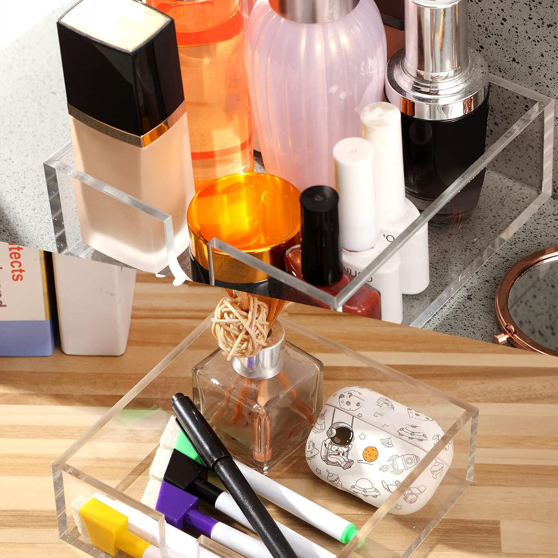 Duveesha 2 Pieces Acrylic Cocktail Napkin Holder, 5.5 x 5.5 Inch