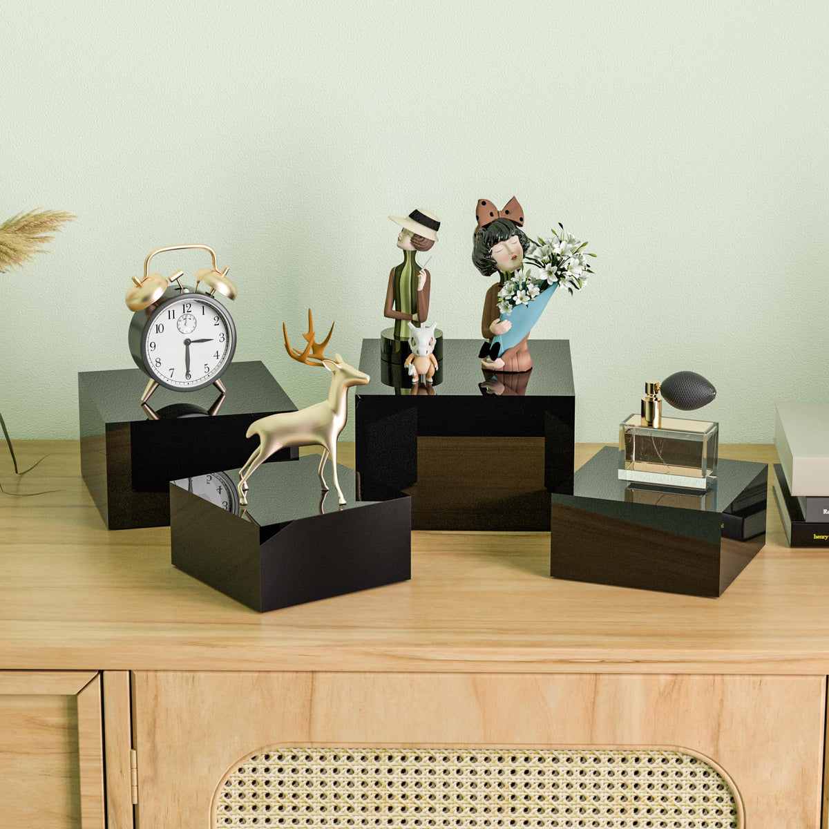 Black cubes, bold display