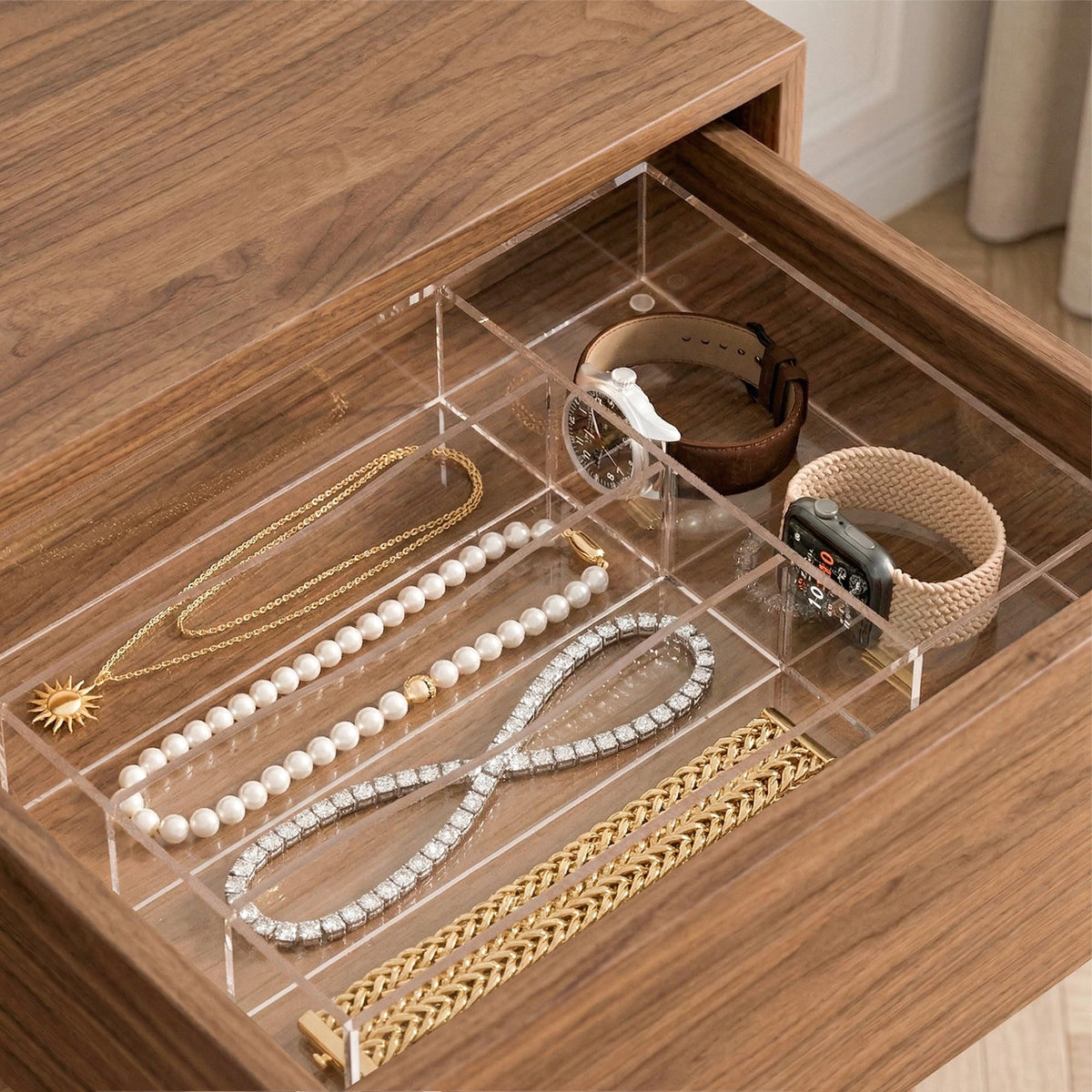 Jewellery, sorted